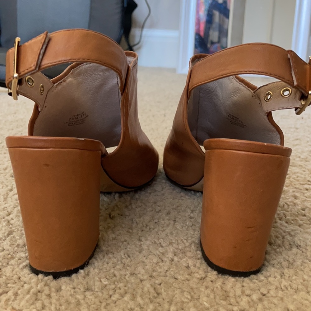 Vince Camuto leather tan slingback heels - Picture 5 of 8